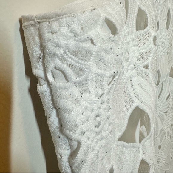 Calvin Klein Plus Size White Lace Sleeveless Top - Picture 4 of 14